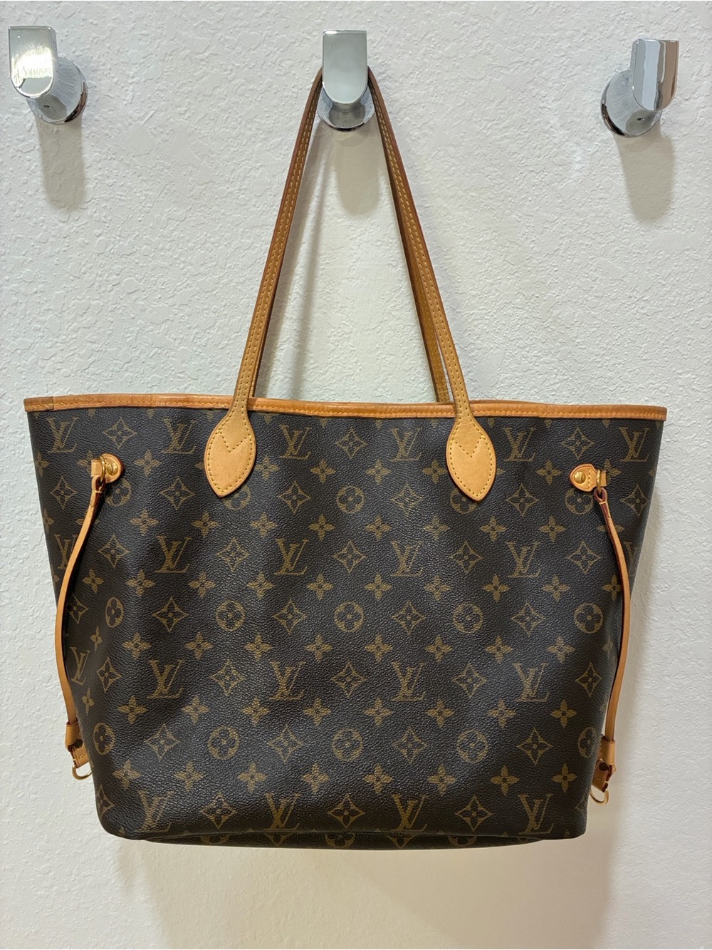 Louis Vuitton Monogram Neverfull GREAT price & great condition!  Rarely used